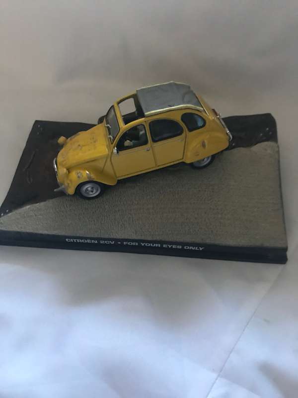 James Bond 007 - Citroen 2CV model car - For your eyes only collectable car