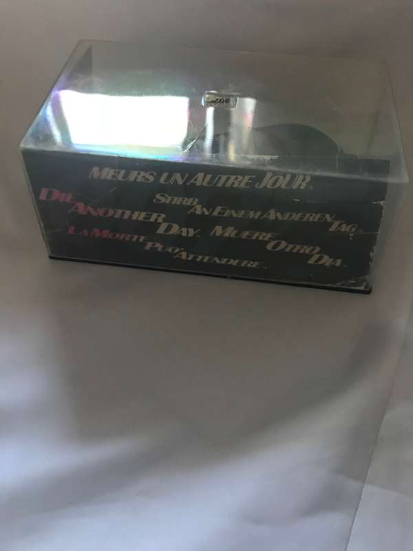 Bond 007 - Jaguar XKR from Die Another Day collectable car