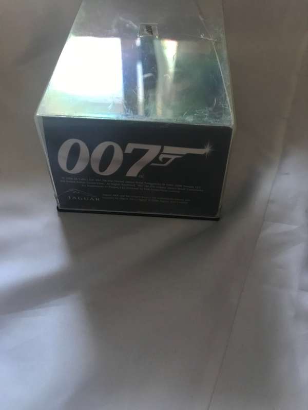Bond 007 - Jaguar XKR from Die Another Day collectable car