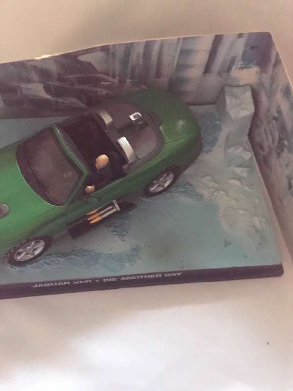 Bond 007 - Jaguar XKR from Die Another Day collectable car