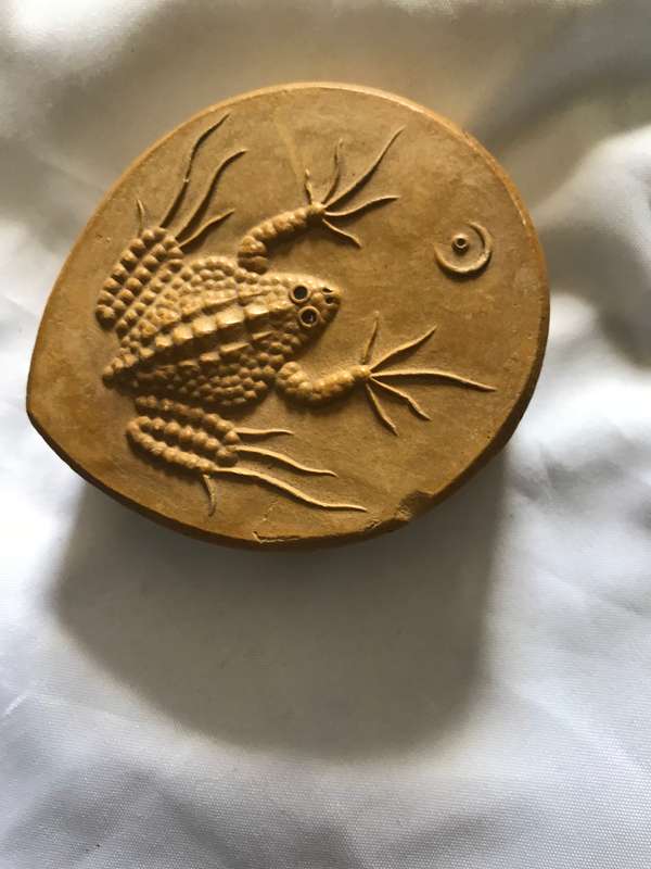 2 Frog deco ornaments