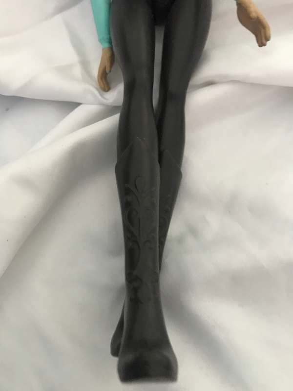 2018 Hasbro Walt Disney Anna from the Frozen Movie Doll