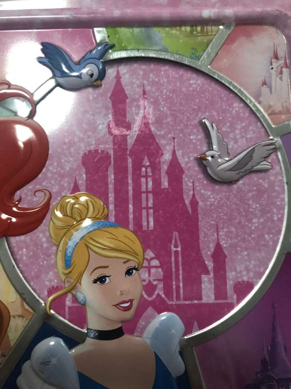 Disney Princess Limited edition Tin box with cards