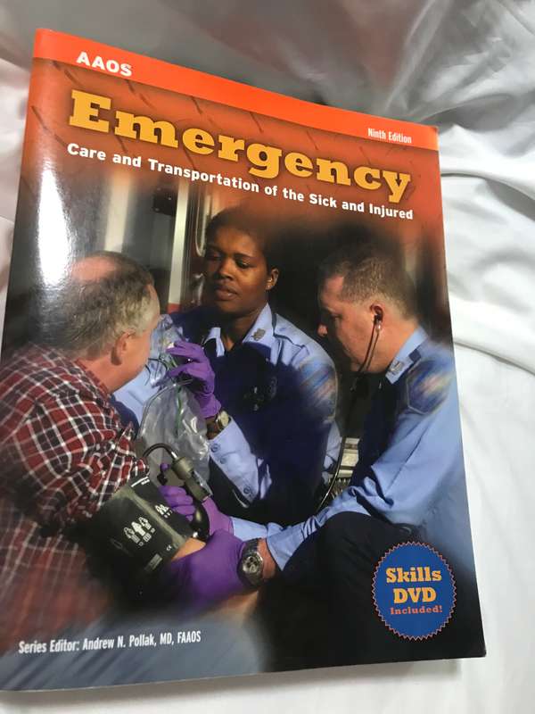 Emergency : Care and Transportation of the Sick and Injured 9th edition includes CD