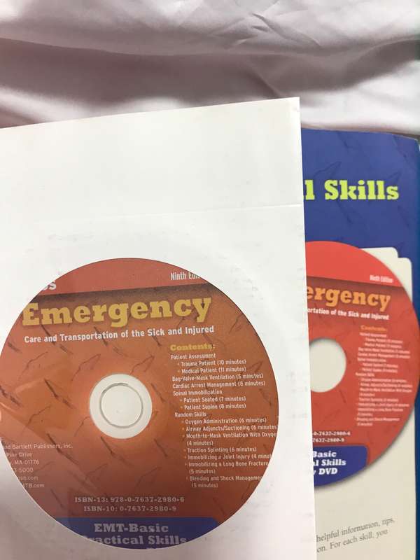 Emergency : Care and Transportation of the Sick and Injured 9th edition includes CD