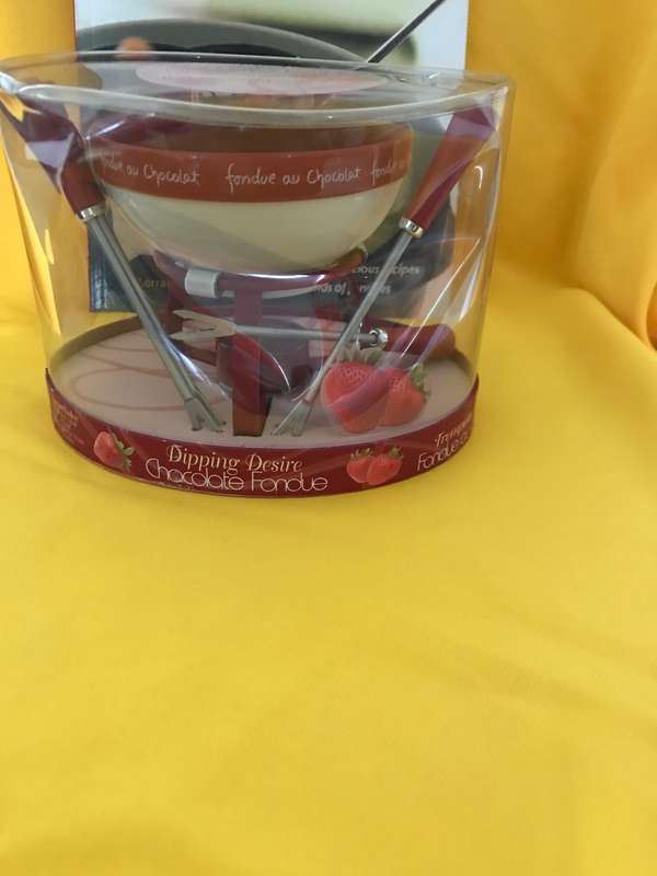 Fondue set New sealed and book