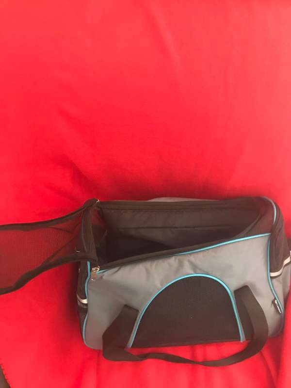 Dog/Cat traveling bag
