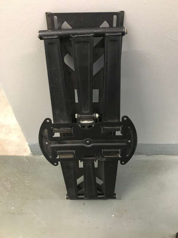 Tv Wall mount  swivel heavy duty 65 inch plus