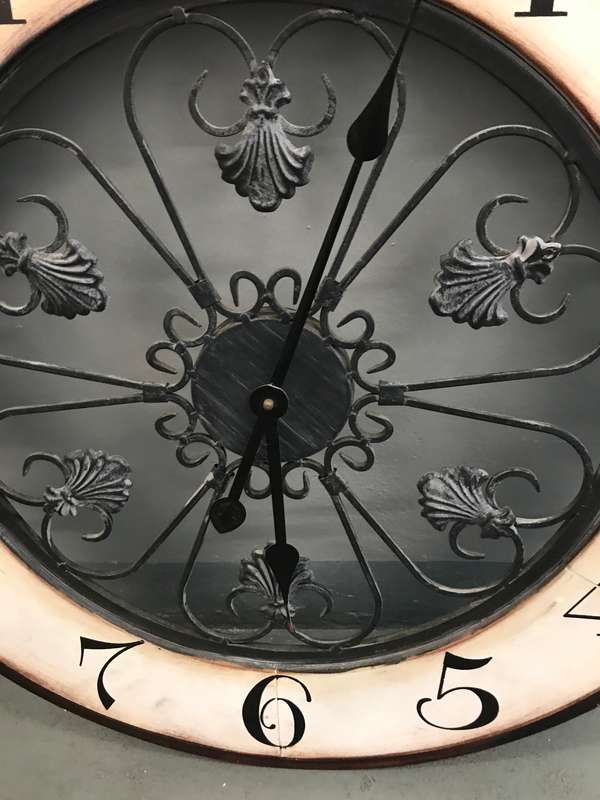 Antique Style Analogue Battery Powered Wall Clock Black not tested
