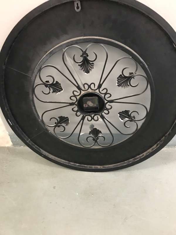 Antique Style Analogue Battery Powered Wall Clock Black not tested