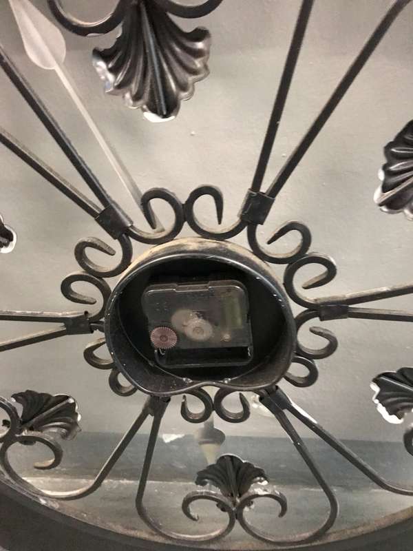 Antique Style Analogue Battery Powered Wall Clock Black not tested