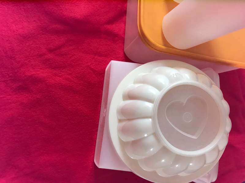 Tupperware 5 piece set