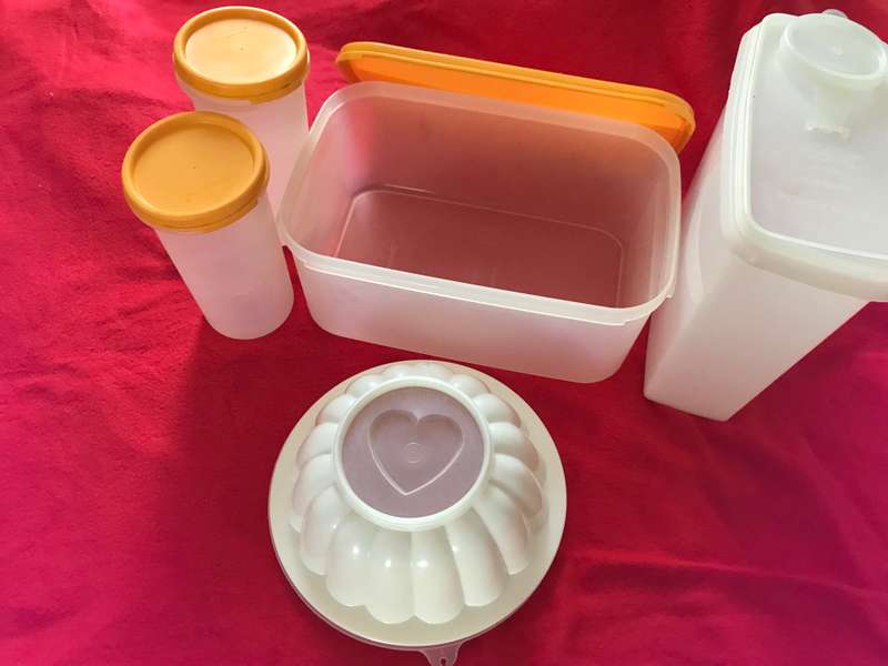 Tupperware 5 piece set
