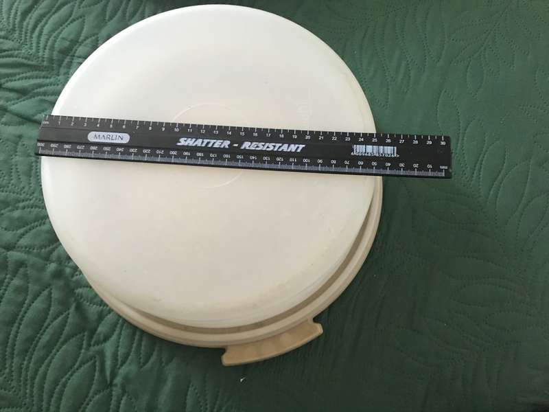 Vintage Tupperware round bowl