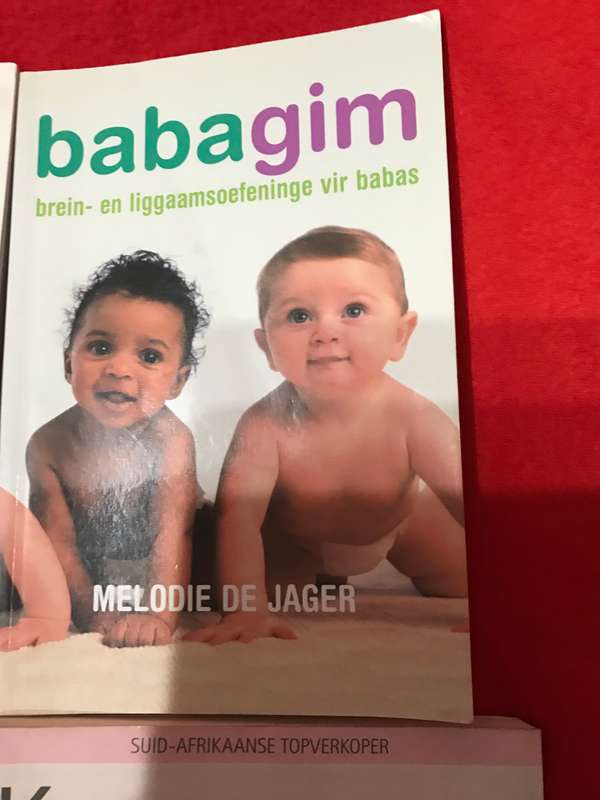 Baba boeke x 4 (babagim, stap vir stap grootword, slaapgids, koester jou baba)
