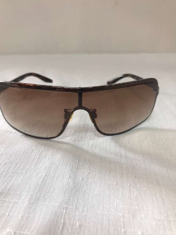 Sunglasses Armani Exchange AX018/N/S 125 One Lens Design Some paint flaking on frame second hand