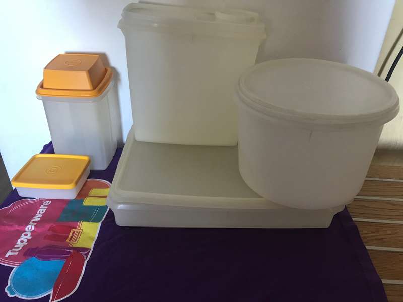 Tupperware lot 5