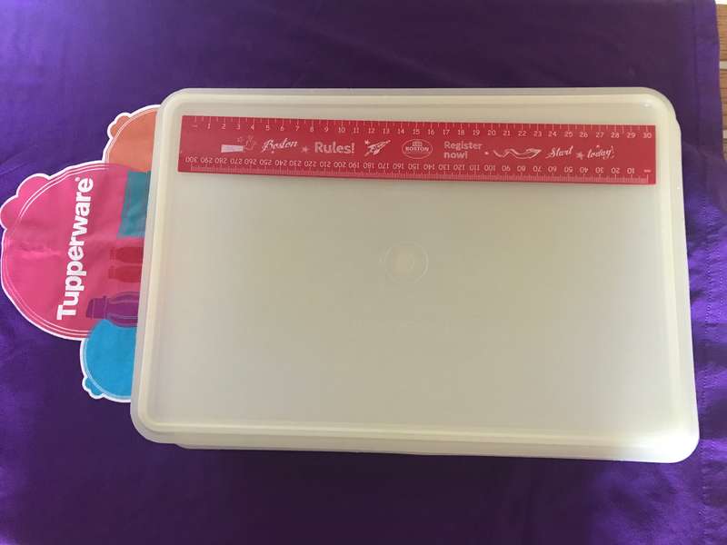 Tupperware lot 5