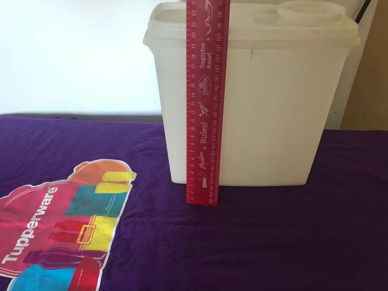 Tupperware lot 5