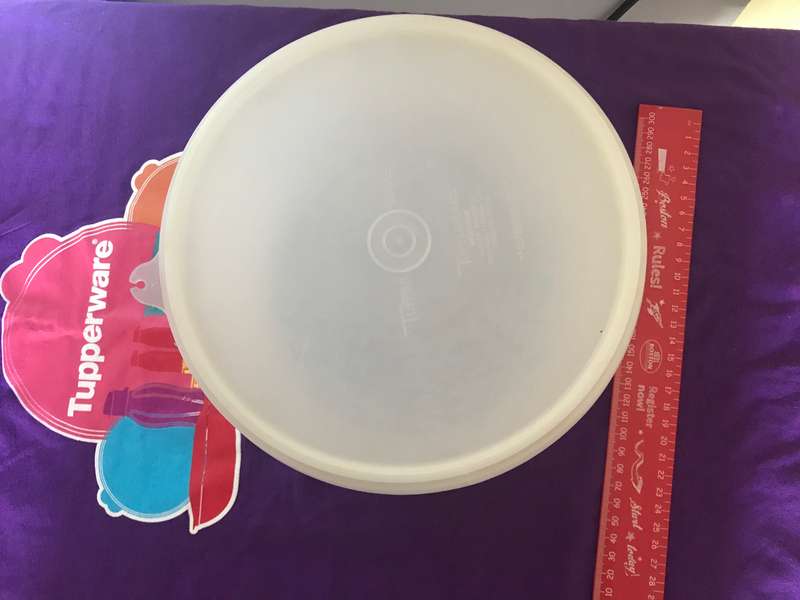 Tupperware lot 5
