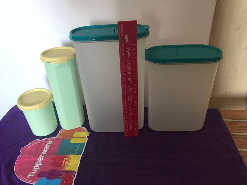 Tupperware lot 4