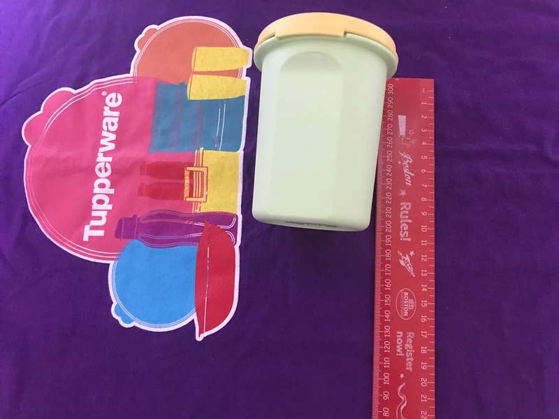 Tupperware lot 4