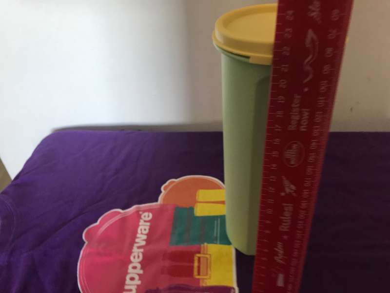 Tupperware lot 4
