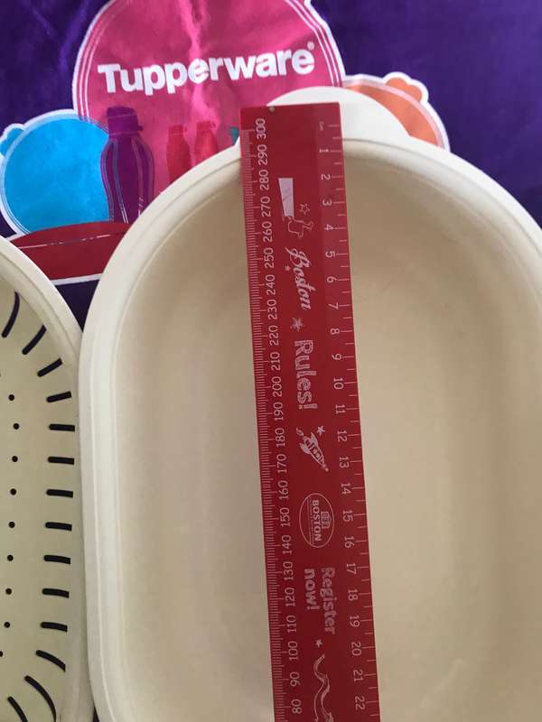 Tupperware lot 4