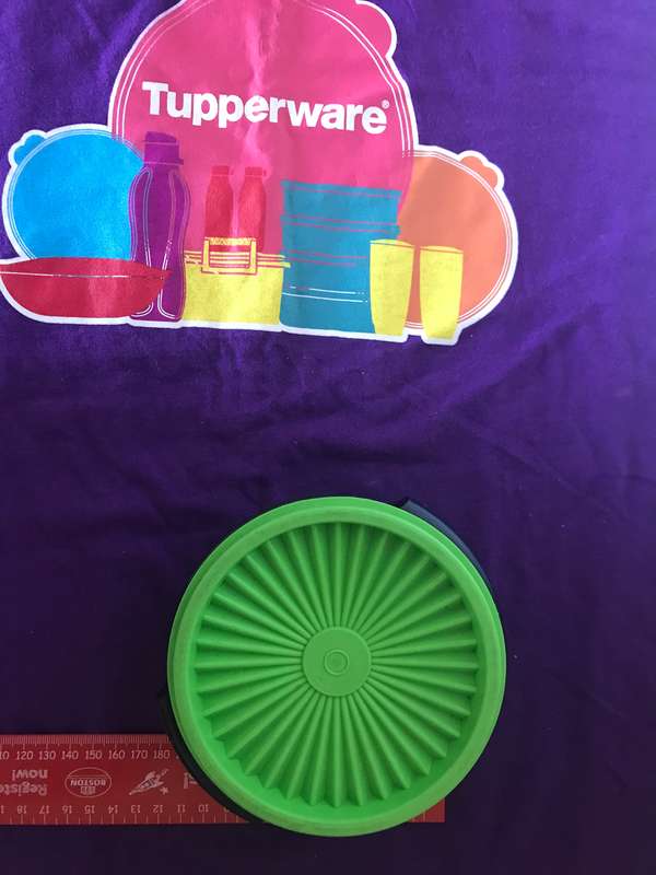Tupperware lot 4