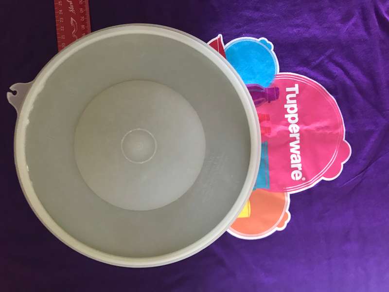 Tupperware lot 4