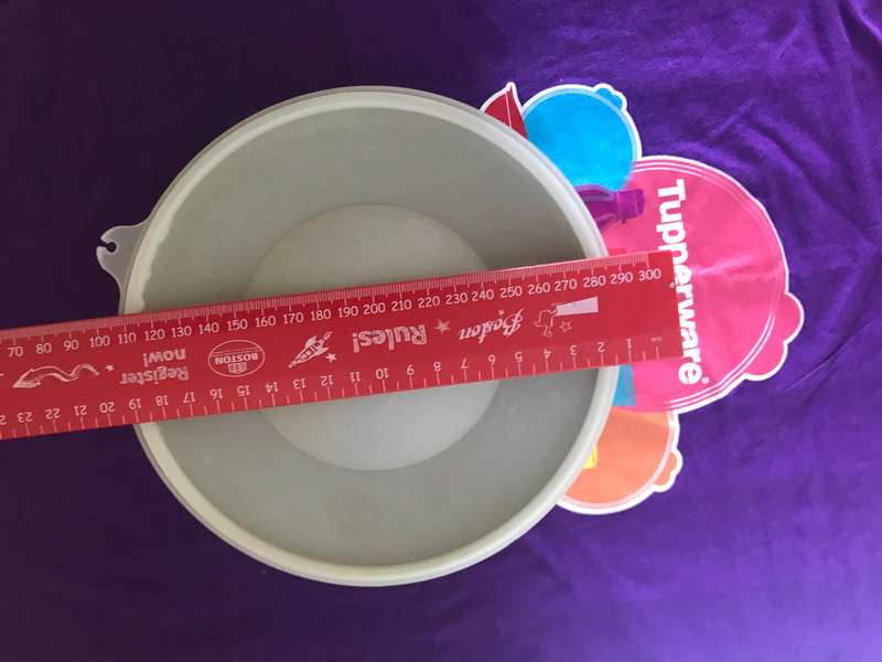 Tupperware lot 4