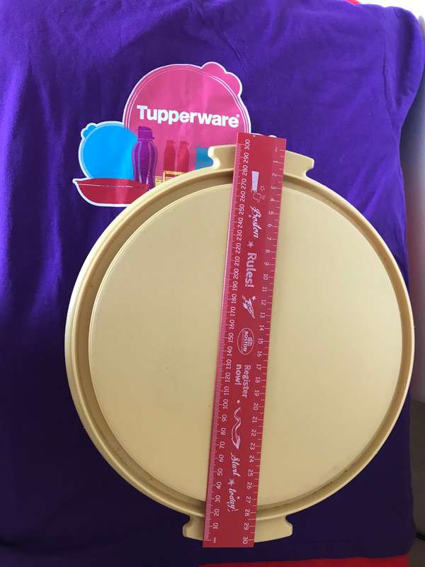 Tupperware lot 3