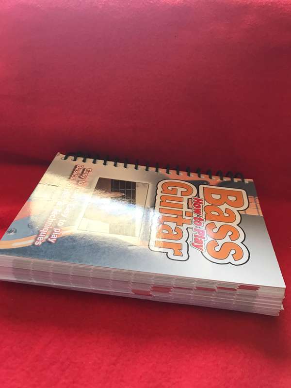 By Graeme Aymer How To Play Bass Guitar: Easy to Read, Easy to Play Basics, Styles & Techniques (Eas