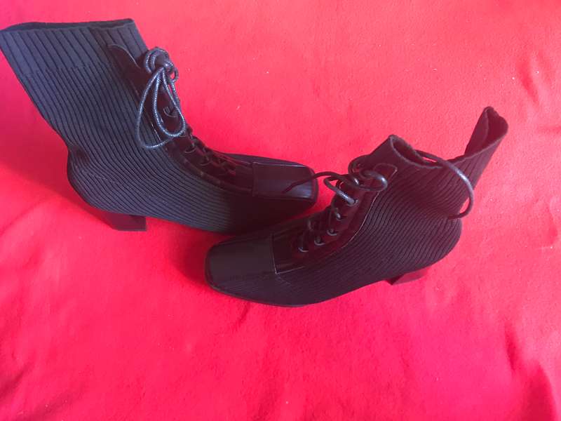 Ladies black boot brand new size 36
