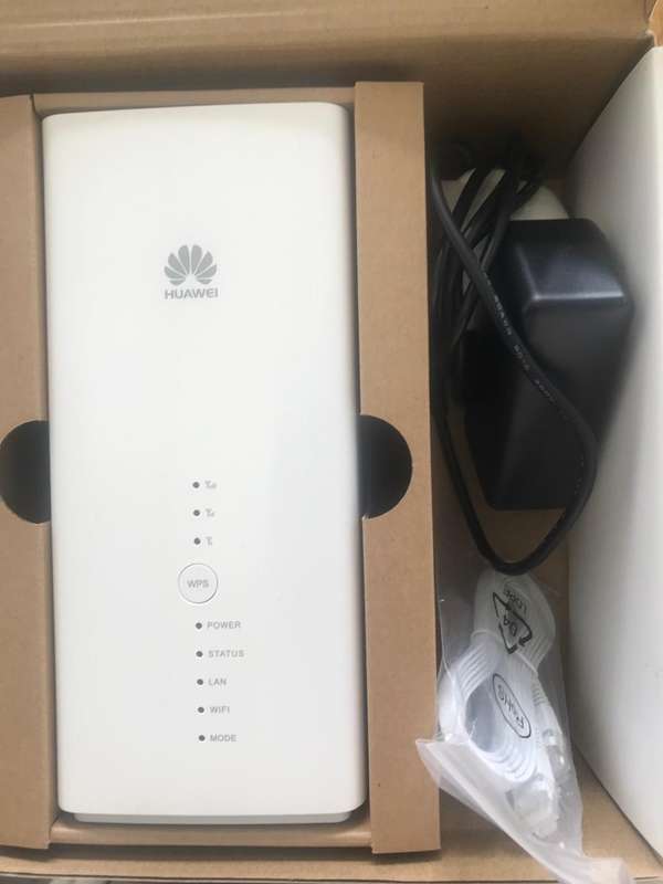 Huawei B618-22d - 4G/LTE 600 Mbps Mobile Wi-Fi Router - White (Secondhand)