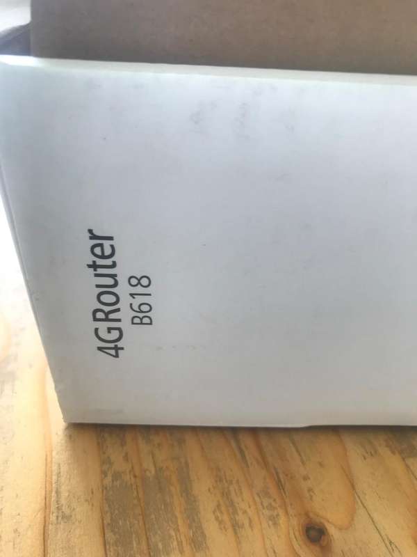 Huawei B618-22d - 4G/LTE 600 Mbps Mobile Wi-Fi Router - White (Secondhand)