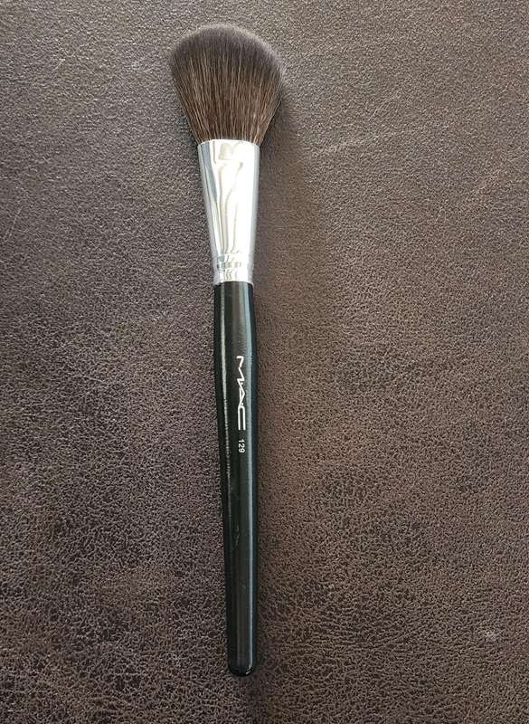 Mac Make-up Powder Blush brush #129