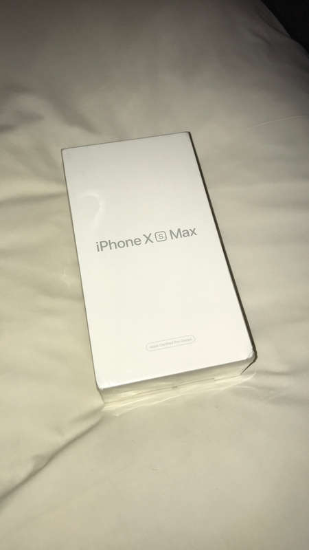 IPhone XS Max 64G sealed