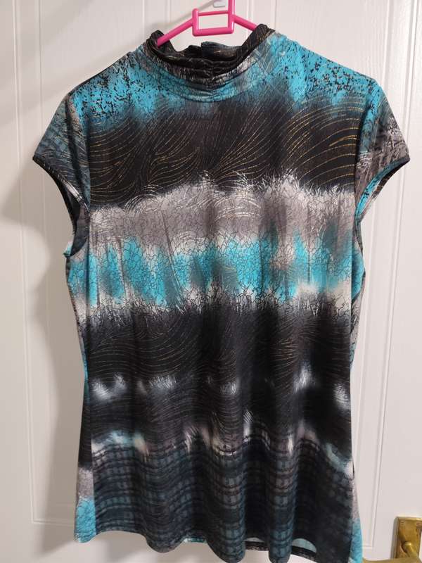 Beautiful ladies short sleeve top
