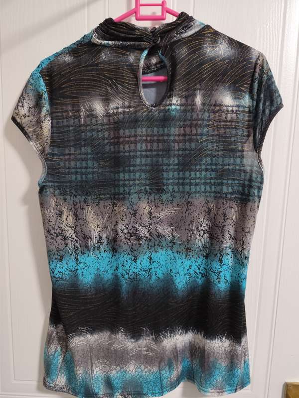 Beautiful ladies short sleeve top