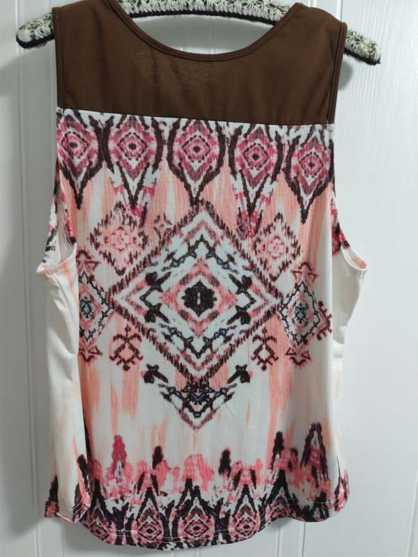 Beautiful multicolor sleeveless ladies top.