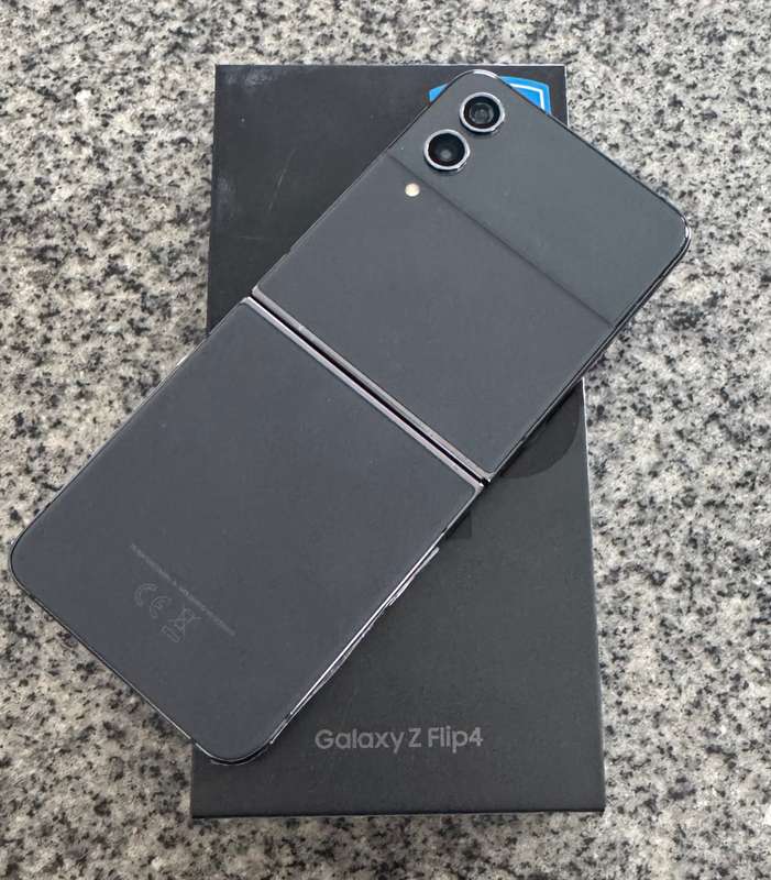 SAMSUNG GALAXY Z FLIP 4 256GB I GRAPHITE