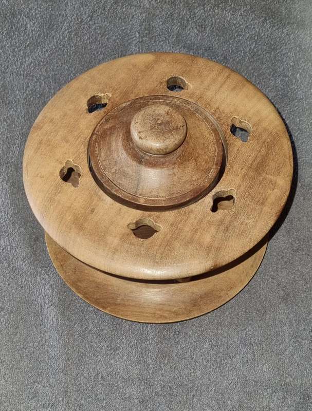 Wooden pipe rack & tobacco jar. 195mmx150mm.