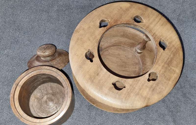 Wooden pipe rack & tobacco jar. 195mmx150mm.