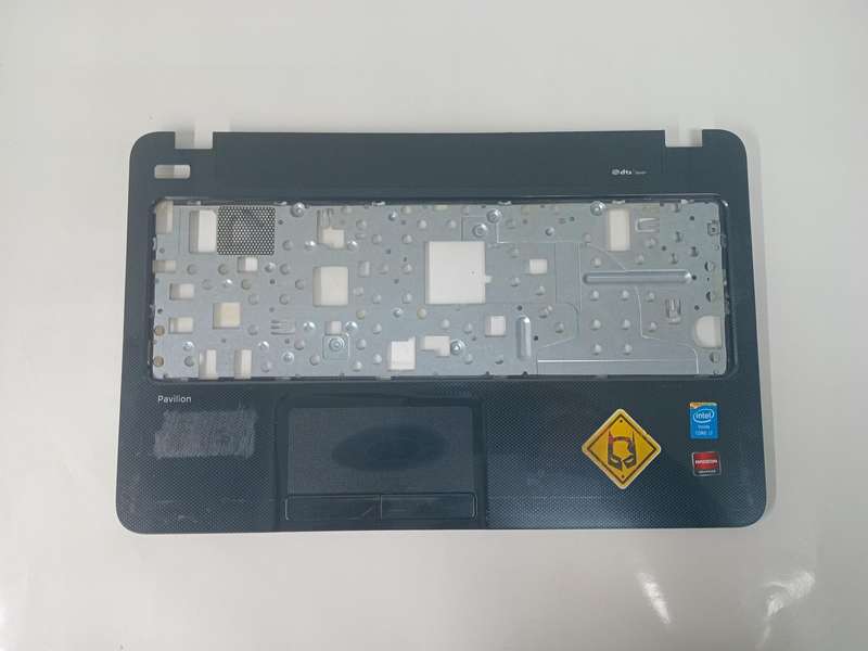 HP Pavillion 15-e067si Palmrest w/keyboard - EAR640003070