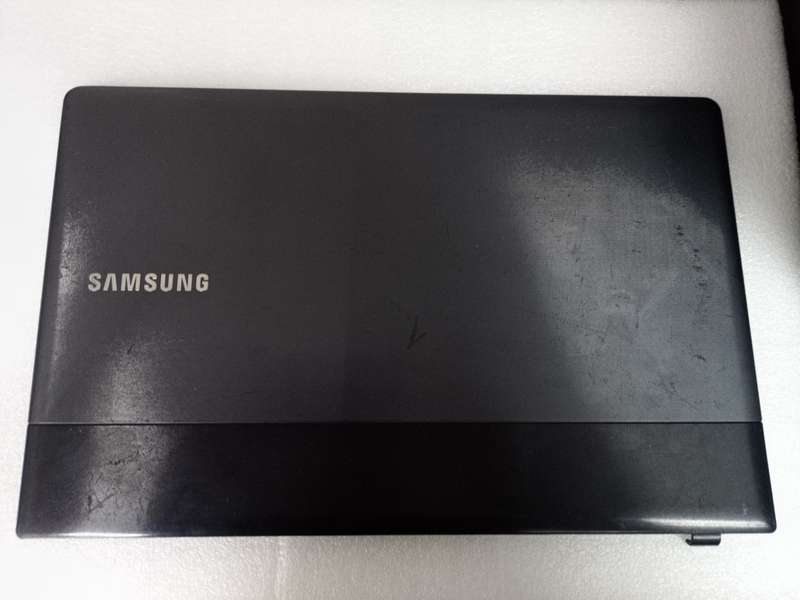 Samsung NP300E5C 15.6" LCD Screen Back Cover