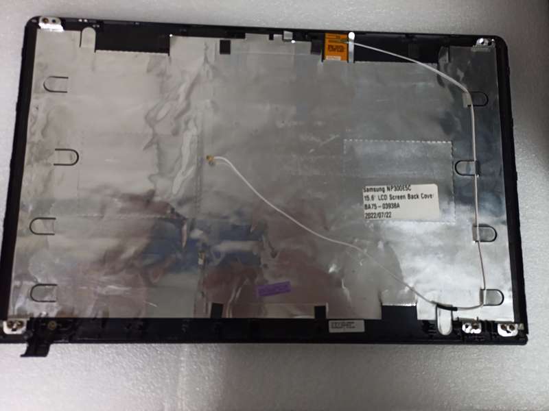 Samsung NP300E5C 15.6" LCD Screen Back Cover