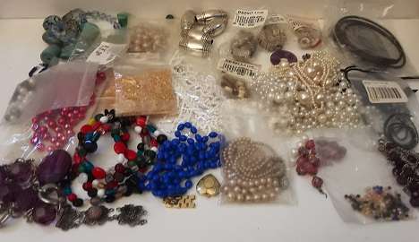 Bulk lot of assorted beads