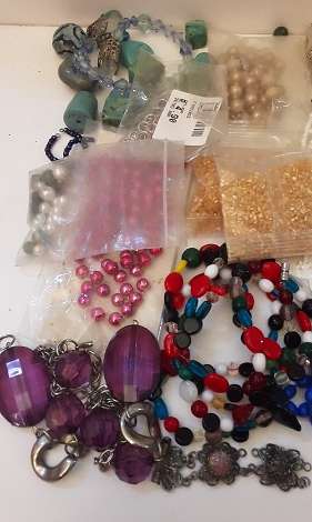 Bulk lot of assorted beads