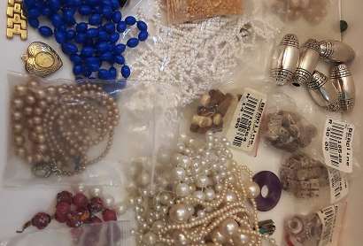 Bulk lot of assorted beads